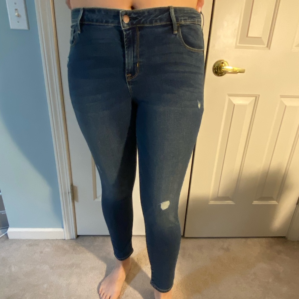 Old Navy Rockstar Mid Rise Jeans w  cute holes